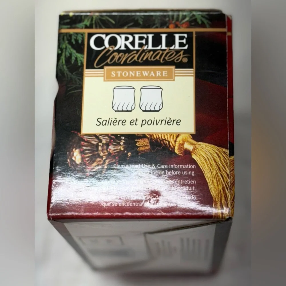 Corelle Coordinates Callaway Holiday Salt and Pepper Shakers 1999